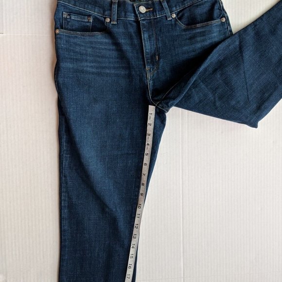 Levi Strauss Capri Jeans Womens Size 6 Blue Classic Stretch Denim Medium Wash - Picture 5 of 7